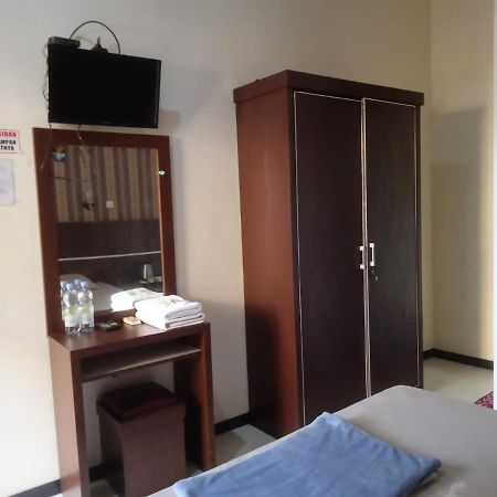 Riki Guesthouse Syari'Ah Jepara Exterior foto