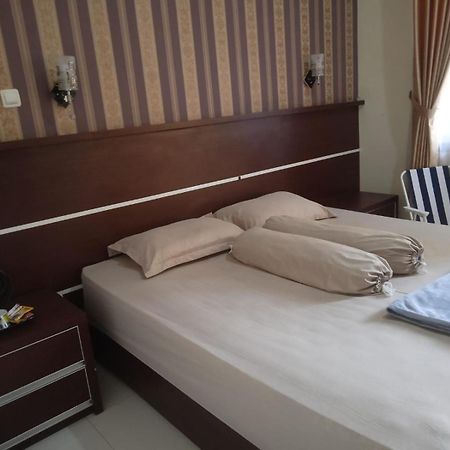 Riki Guesthouse Syari'Ah Jepara Exterior foto